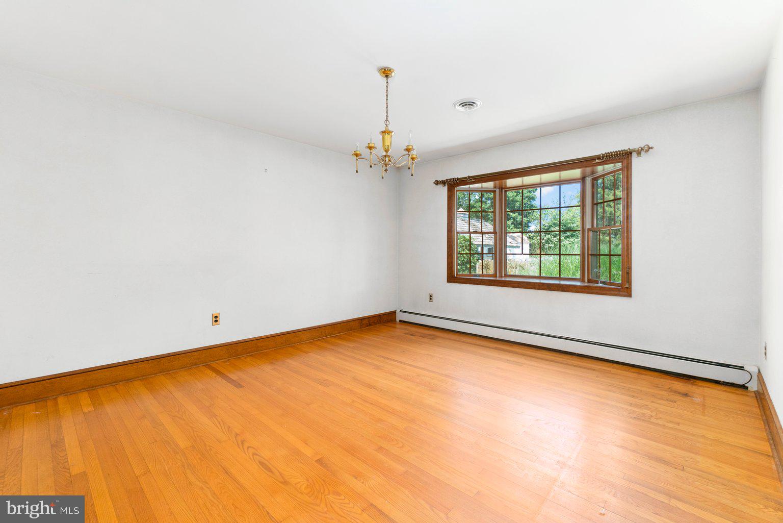 610 Blankner Road Sykesville, MD 21784 - Photo 9 of 28 dining room