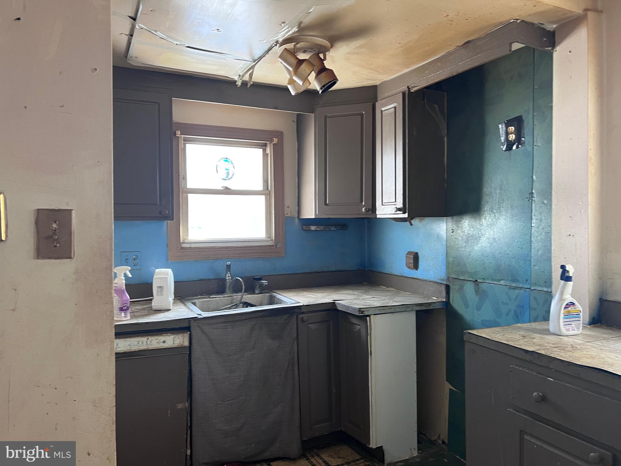 320 Company Street Lawnside, NJ 08045 - Photo 11 of 26