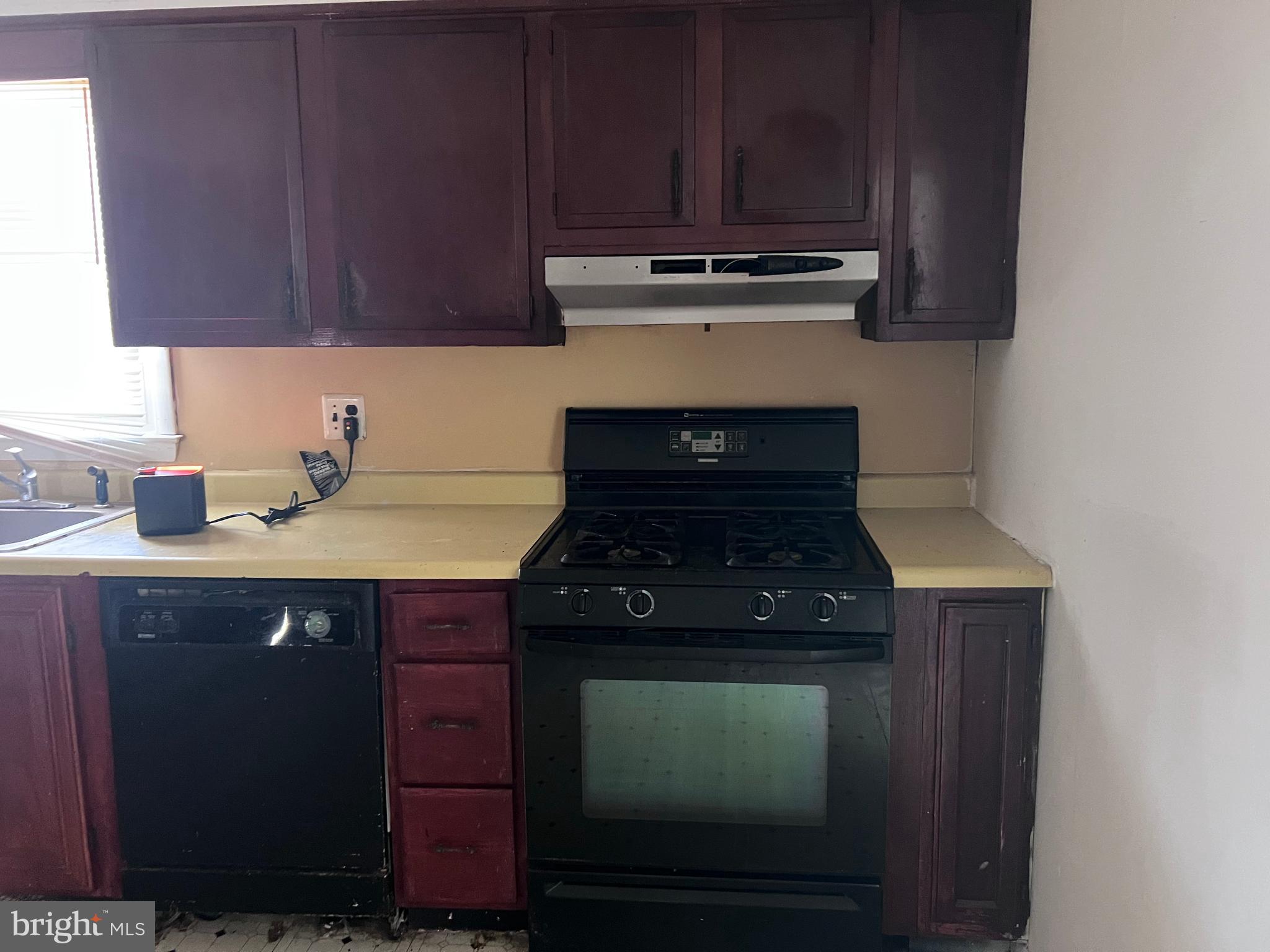 320 Company Street Lawnside, NJ 08045 - Photo 3 of 26