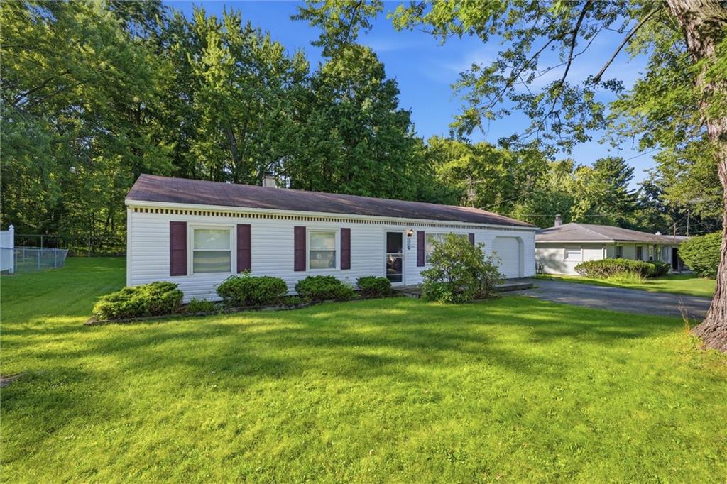 915 Clarksville Road Hermitage, PA 16148 - Photo 2 of 21 Gallery Image 2