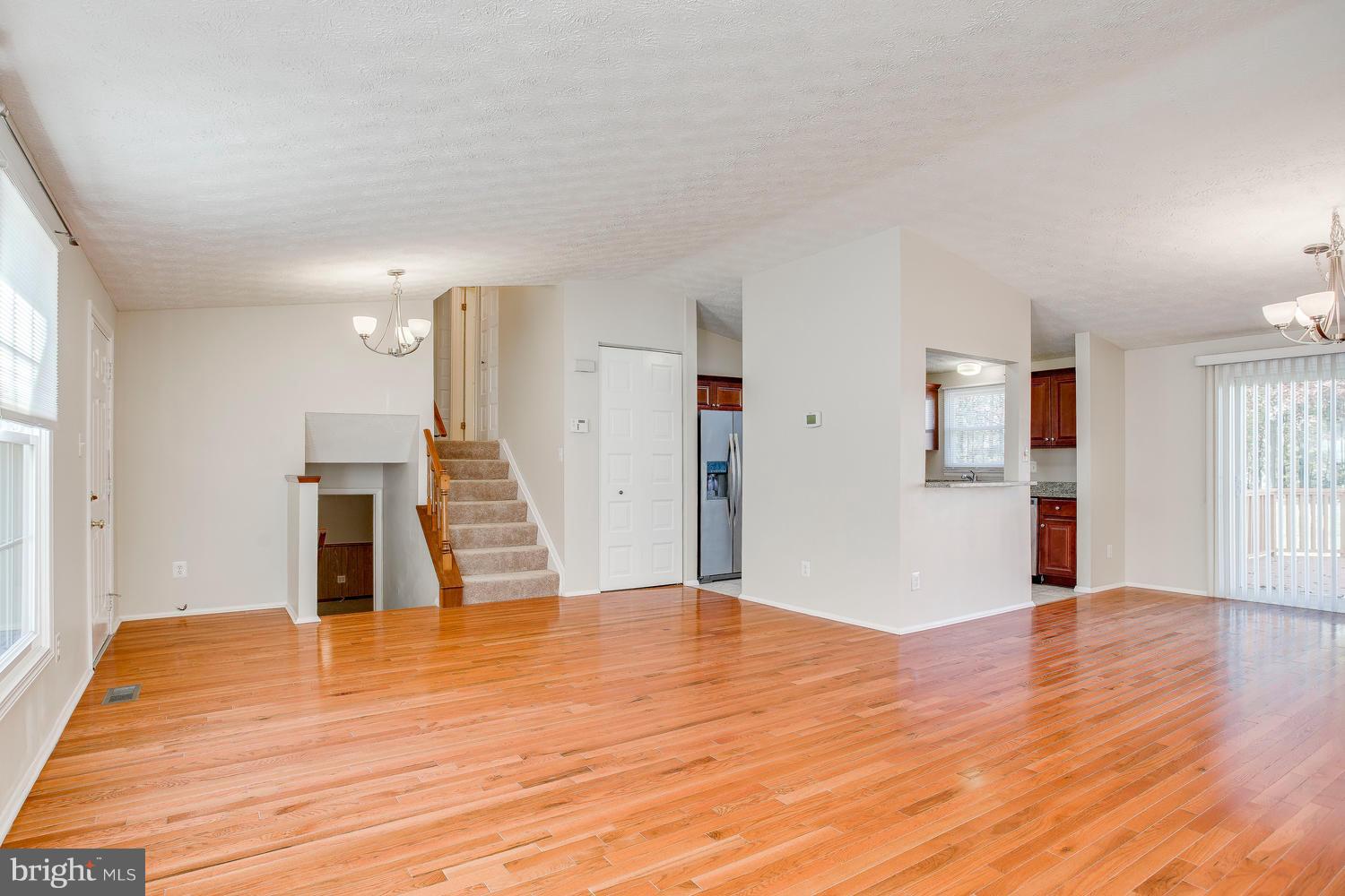 8434 Lucerne Road Randallstown, MD 21133 - Photo 3 of 25 Living Room