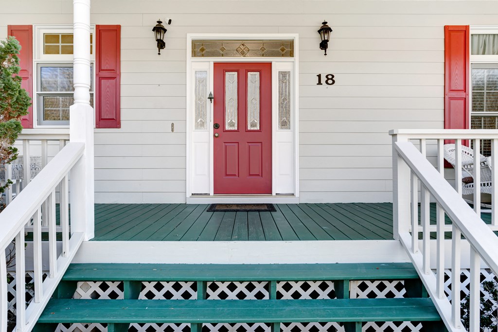 18 Foxfire Court Hayesville, NC 28904 - Photo 7 of 41 a view of a room with wooden fence