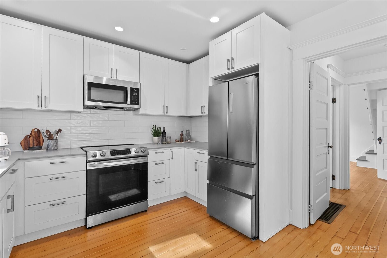 2609 Southwest Adams Street, Unit B Seattle, WA 98126 - Photo 6 of 21