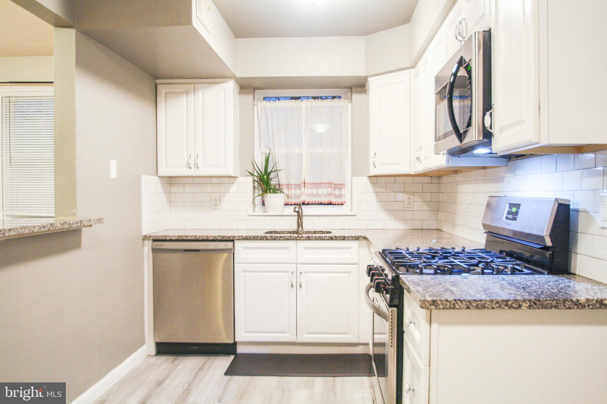 7448 Brockton Road Philadelphia, PA 19151 - Photo 11 of 35 Kitchen