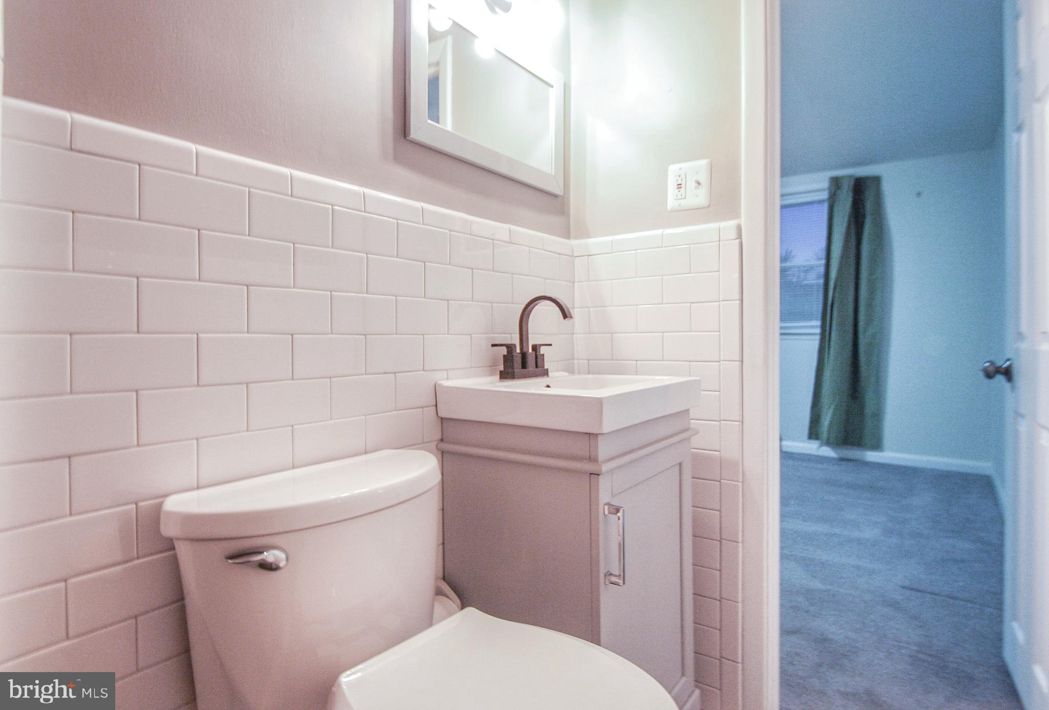 7448 Brockton Road Philadelphia, PA 19151 - Photo 19 of 35 Primary Bedroom En suite