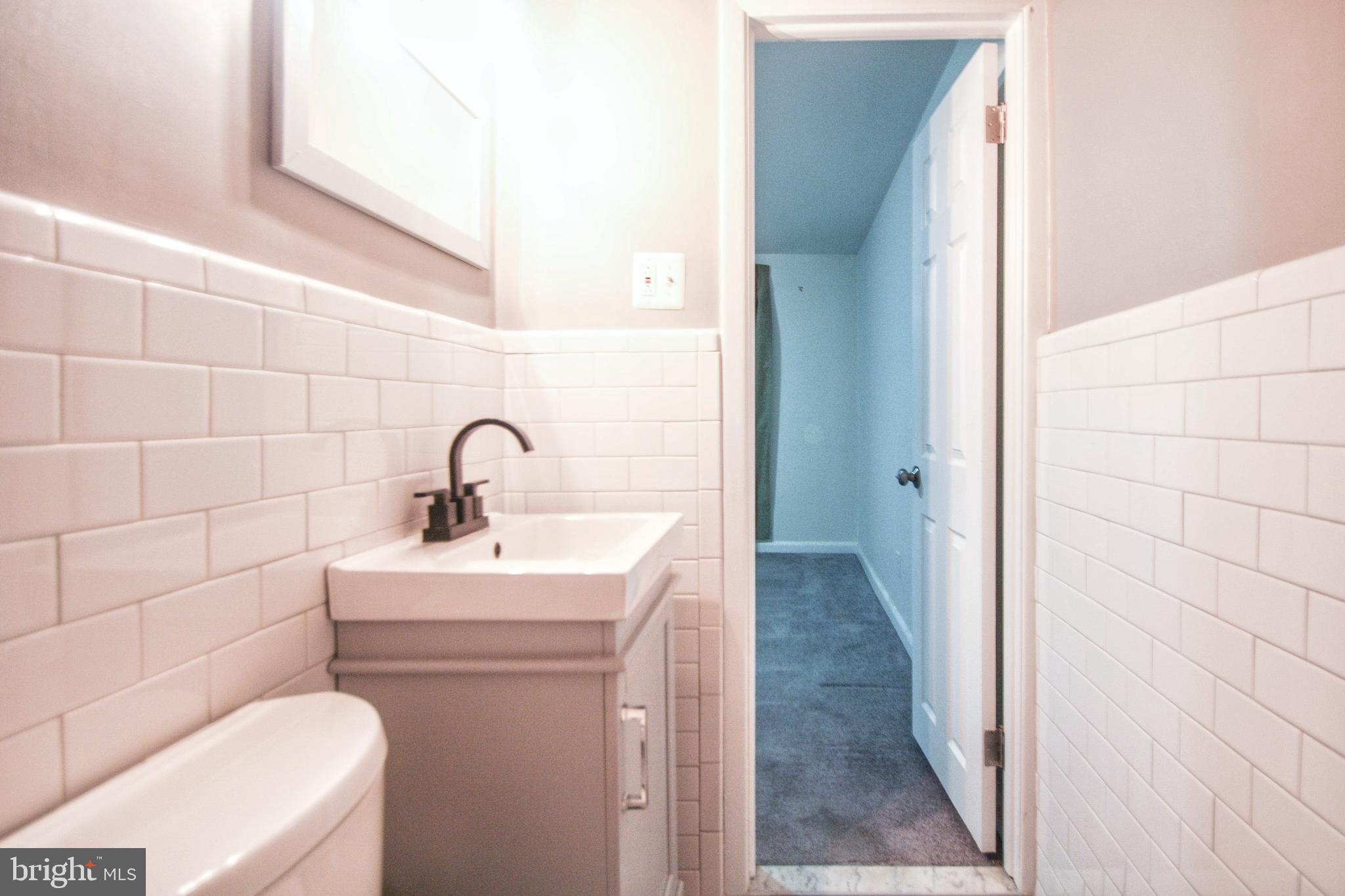 7448 Brockton Road Philadelphia, PA 19151 - Photo 20 of 35 Primary Bedroom En suite