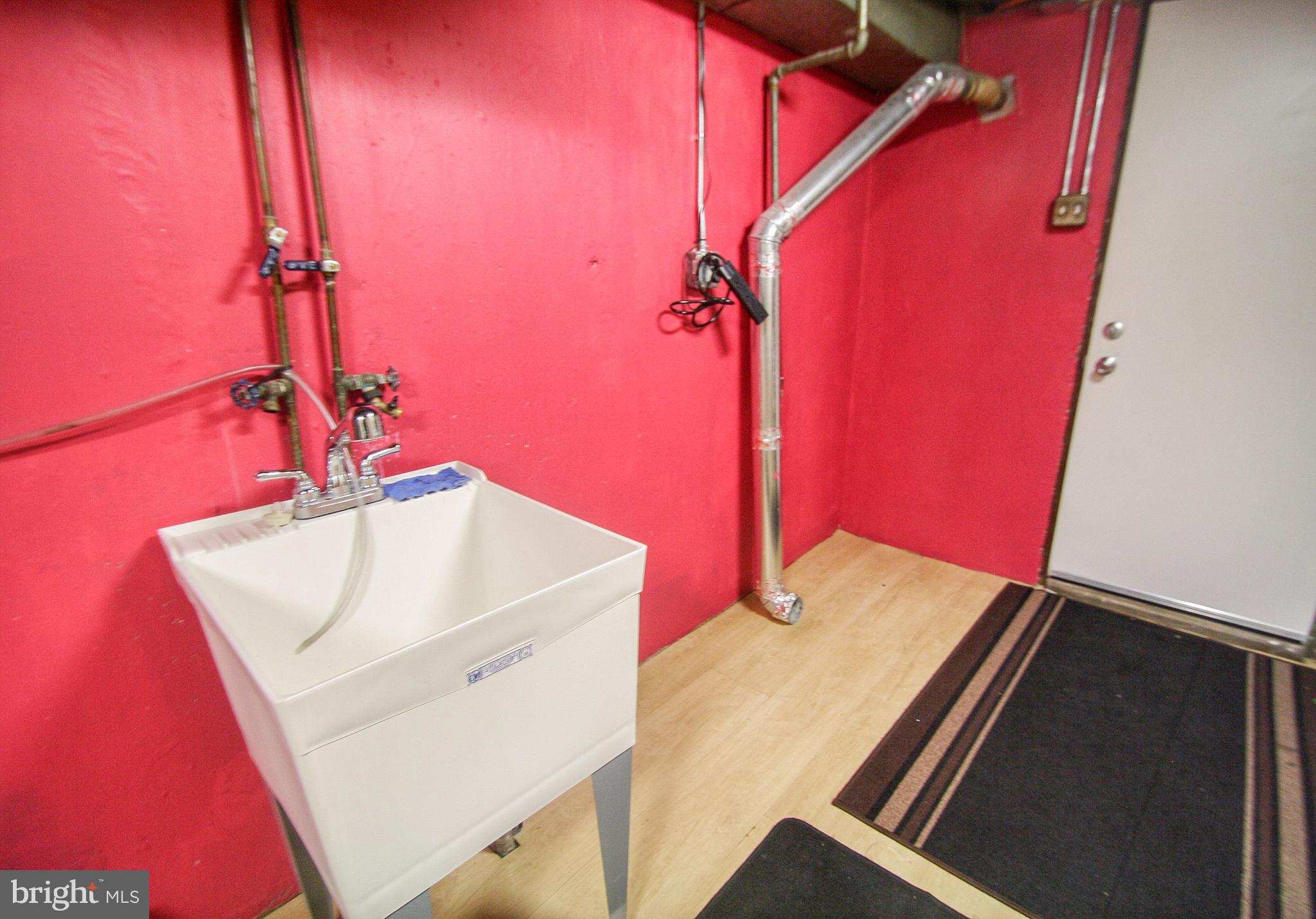 7448 Brockton Road Philadelphia, PA 19151 - Photo 33 of 35 Laundry Area