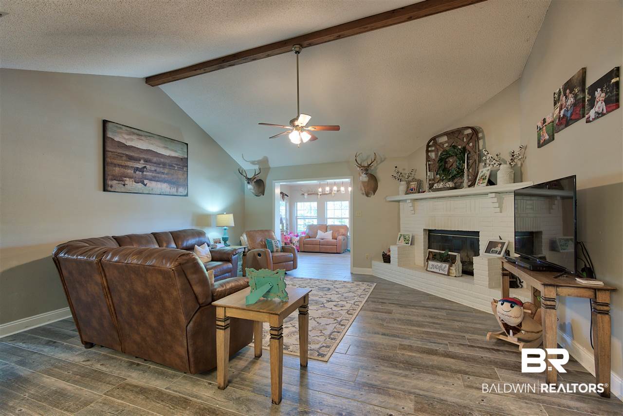 22201 Price Grubbs Road Robertsdale, AL 36567 - Photo 10 of 43 Living Room