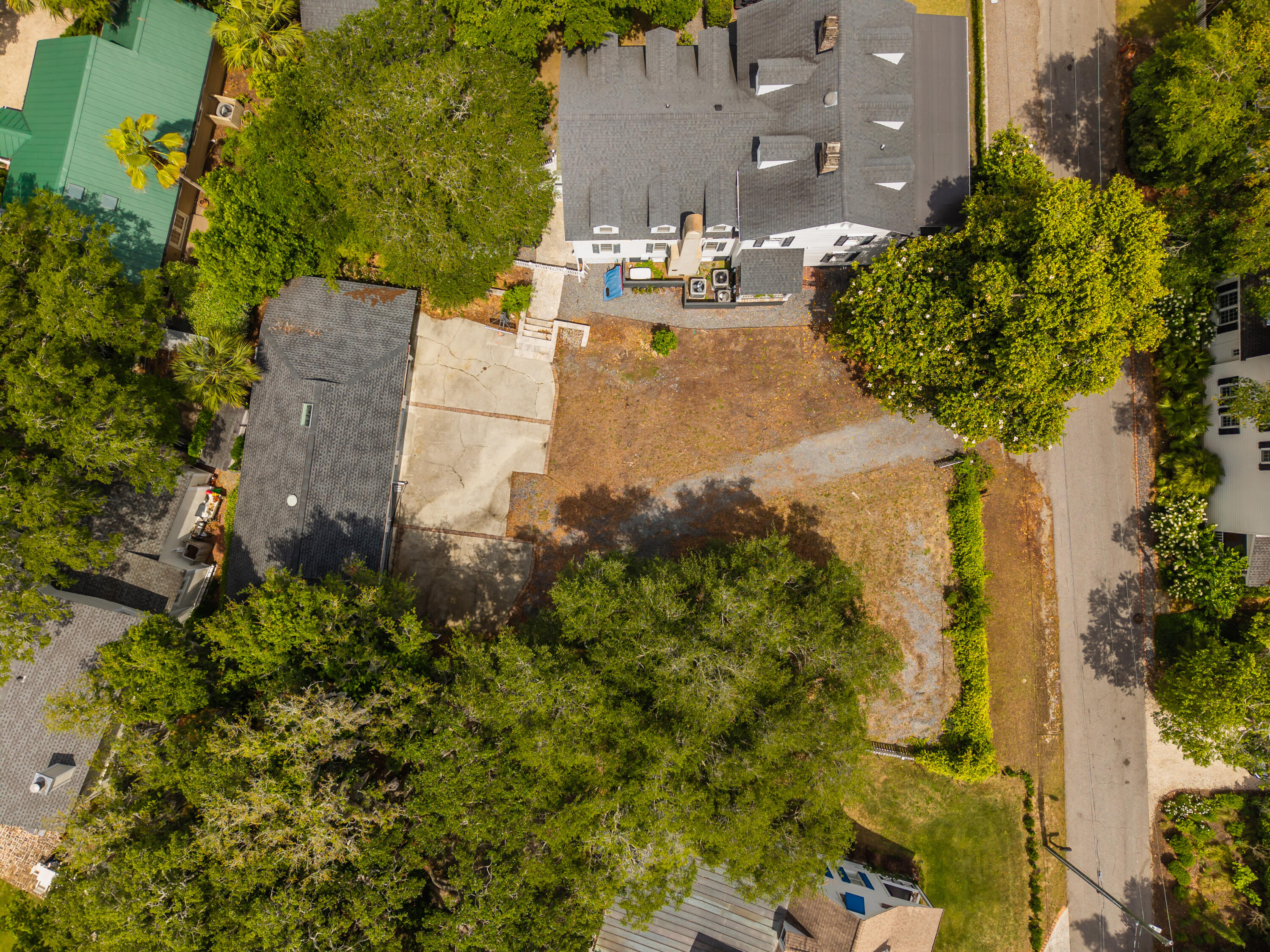 122 Mary Street Mount Pleasant, SC 29464 - Photo 9 of 14 122MarySt-KeenEyeMarketing-024_PS