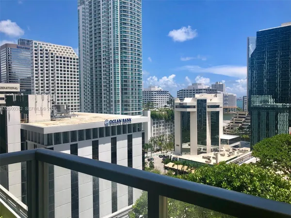 $2,800 | 1050 Brickell Avenue, Unit 1408, Miami, FL 33131