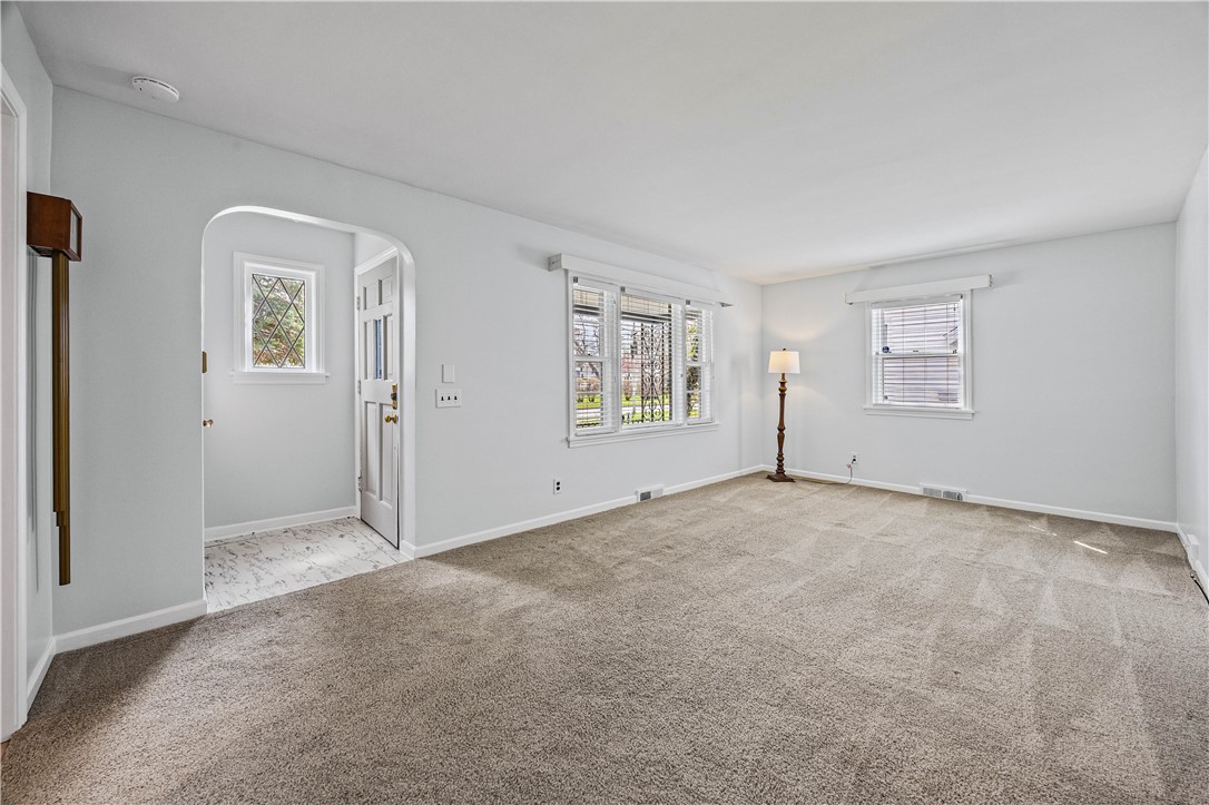 515 Shelford Road Irondequoit, NY 14609 - Photo 3 of 21