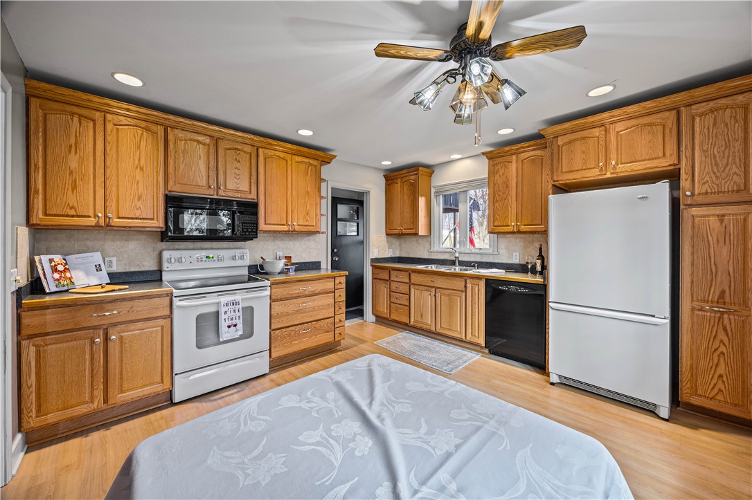 515 Shelford Road Irondequoit, NY 14609 - Photo 7 of 21