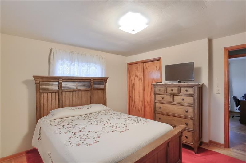 166 Concord Circle Road Beaver Falls, PA 15010 - Photo 8 of 17 Master alternate view