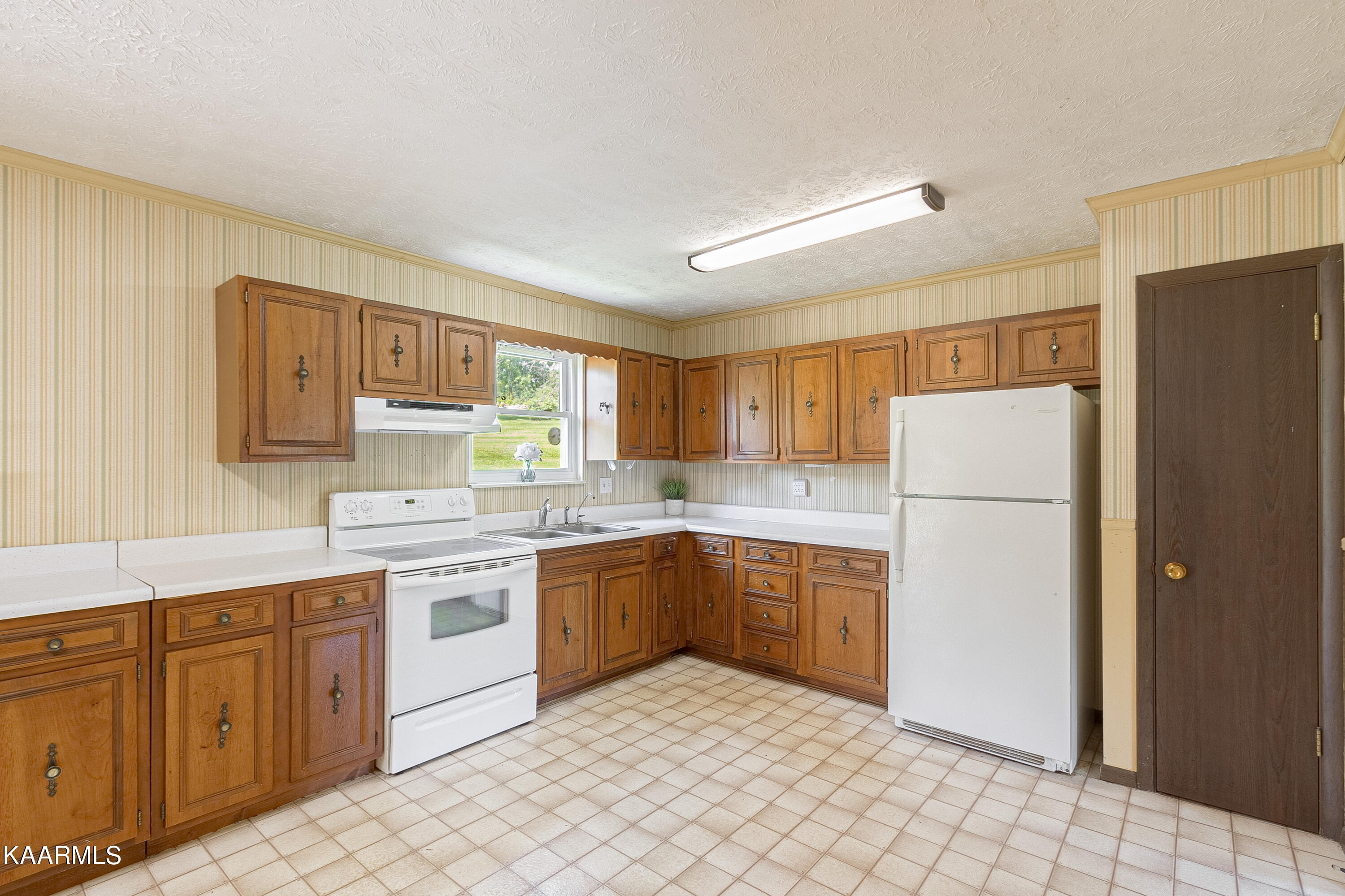 8633 Greenwell Road Powell, TN 37849 - Photo 3 of 12 Kitchen