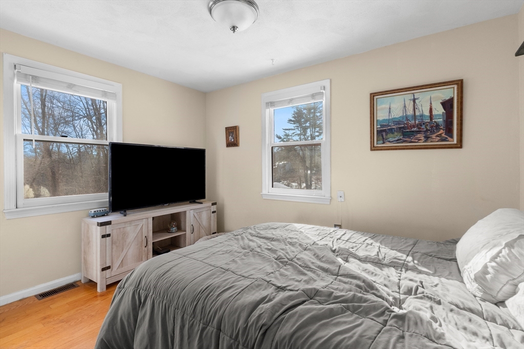 6 Skunk Road Merrimac, MA 01860 - Photo 12 of 34