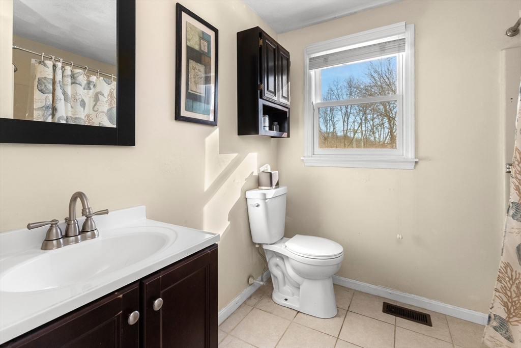 6 Skunk Road Merrimac, MA 01860 - Photo 13 of 34
