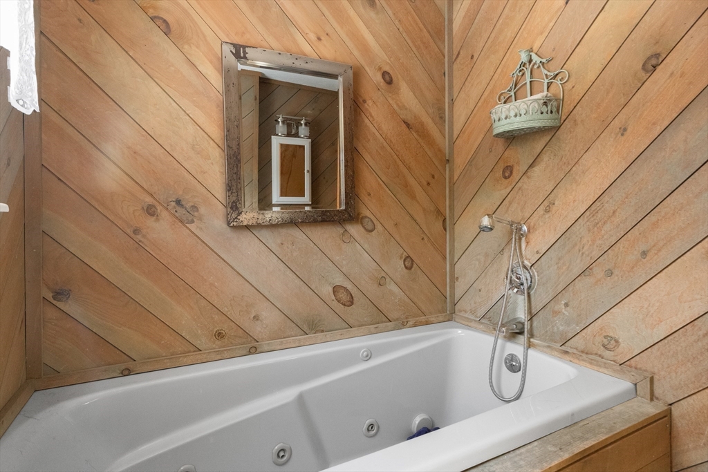 6 Skunk Road Merrimac, MA 01860 - Photo 21 of 34