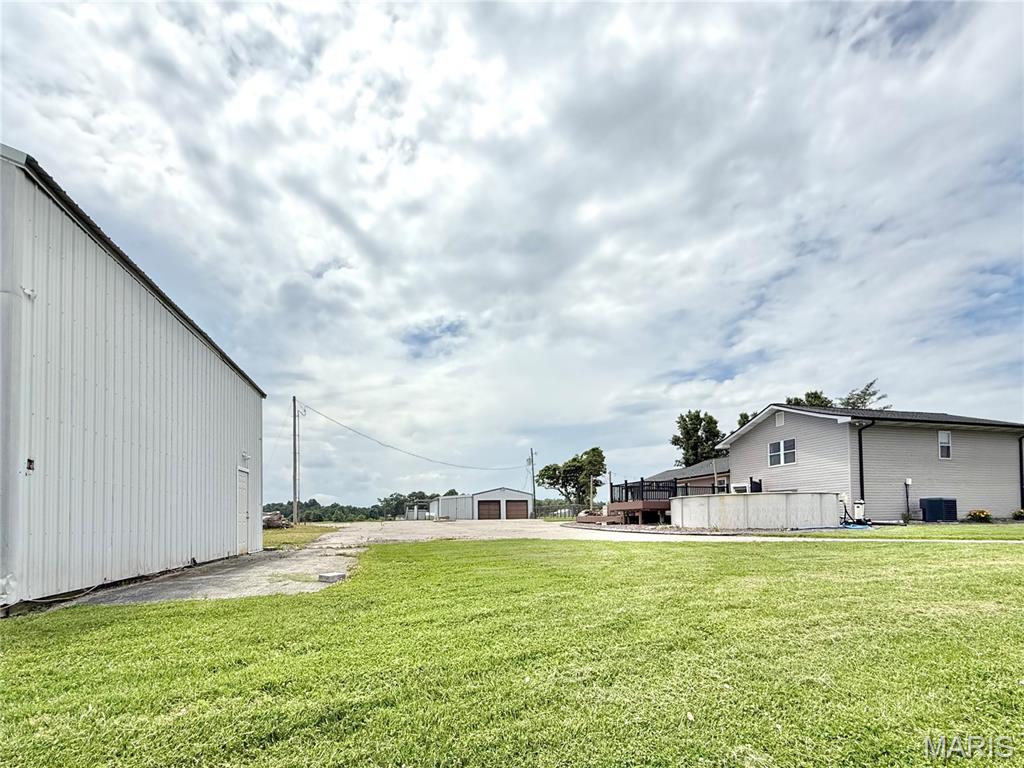 8757 Highway 50 Lebanon, IL 62254 - Photo 17 of 82