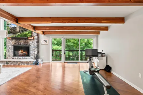 $627,500 | 850 Hillside Drive, Unit GG1, Fontana, WI 53125
