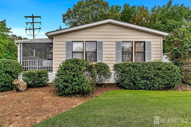 $180,000 | 139 Village Drive West, Spotswood, NJ 08884