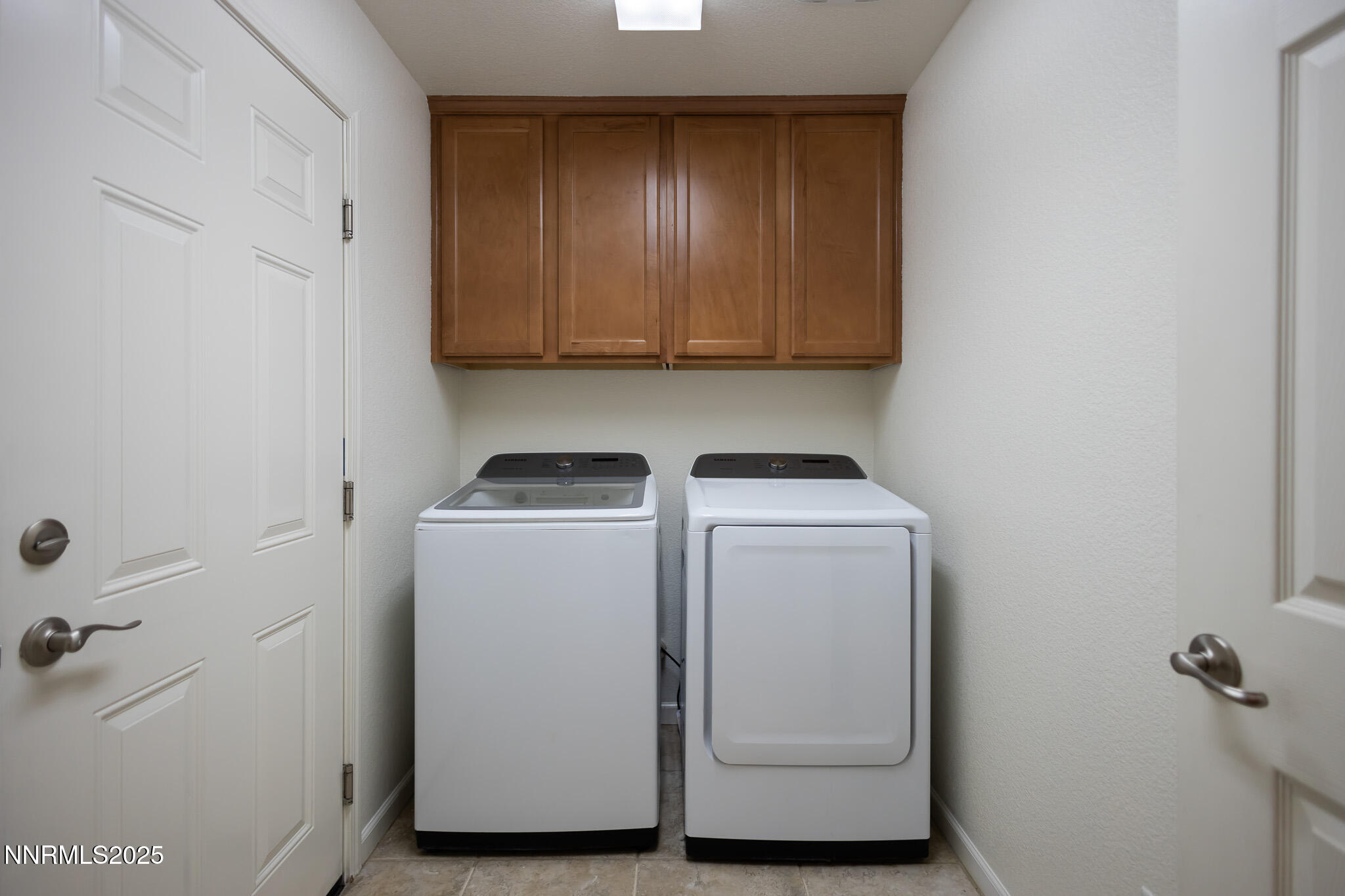 1715 Dark Horse Road, Unit B Reno, NV 89521 - Photo 19 of 39 a utility room with dryer and washer