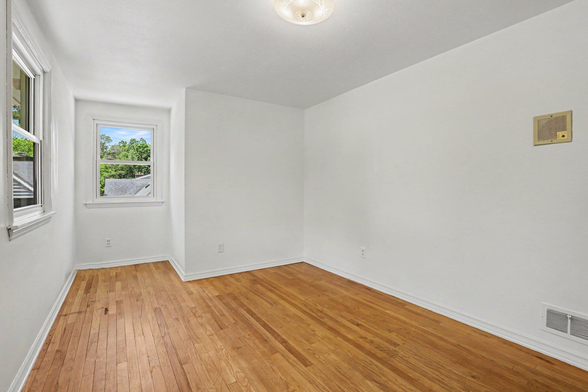 1653 Ridgeview Street Southeast Grand Rapids, MI 49506 - Photo 19 of 30 019_file_3377