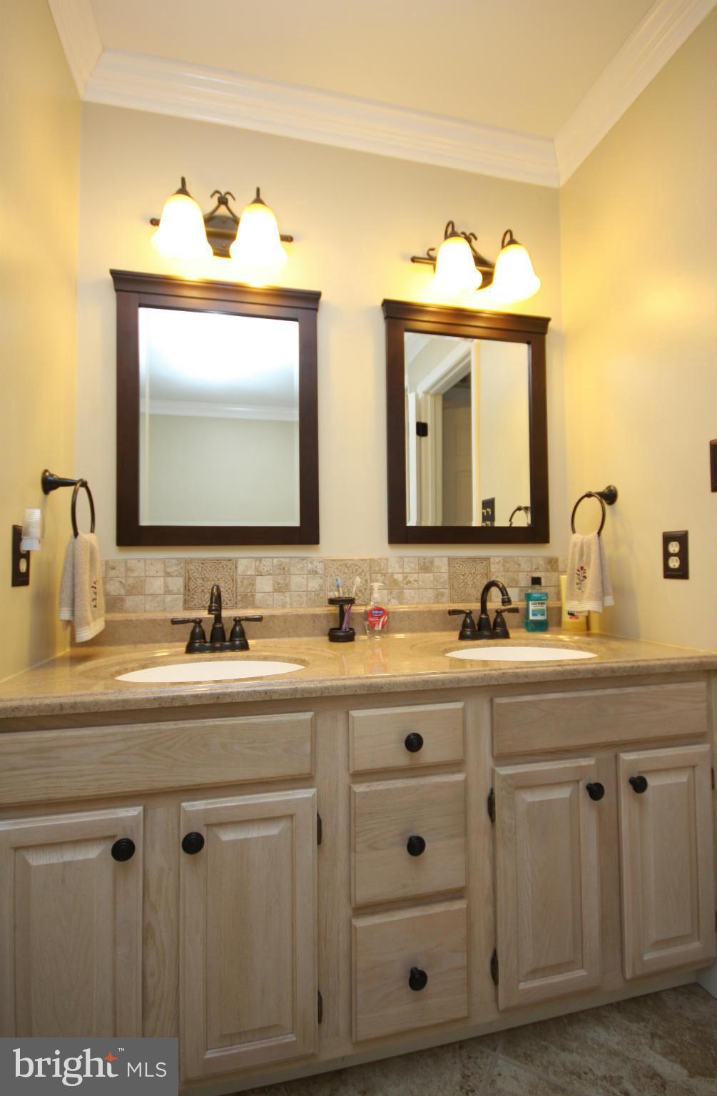 830-4 4 Seasons Road Westminster, MD 21157 - Photo 30 of 30 Bath (Master)