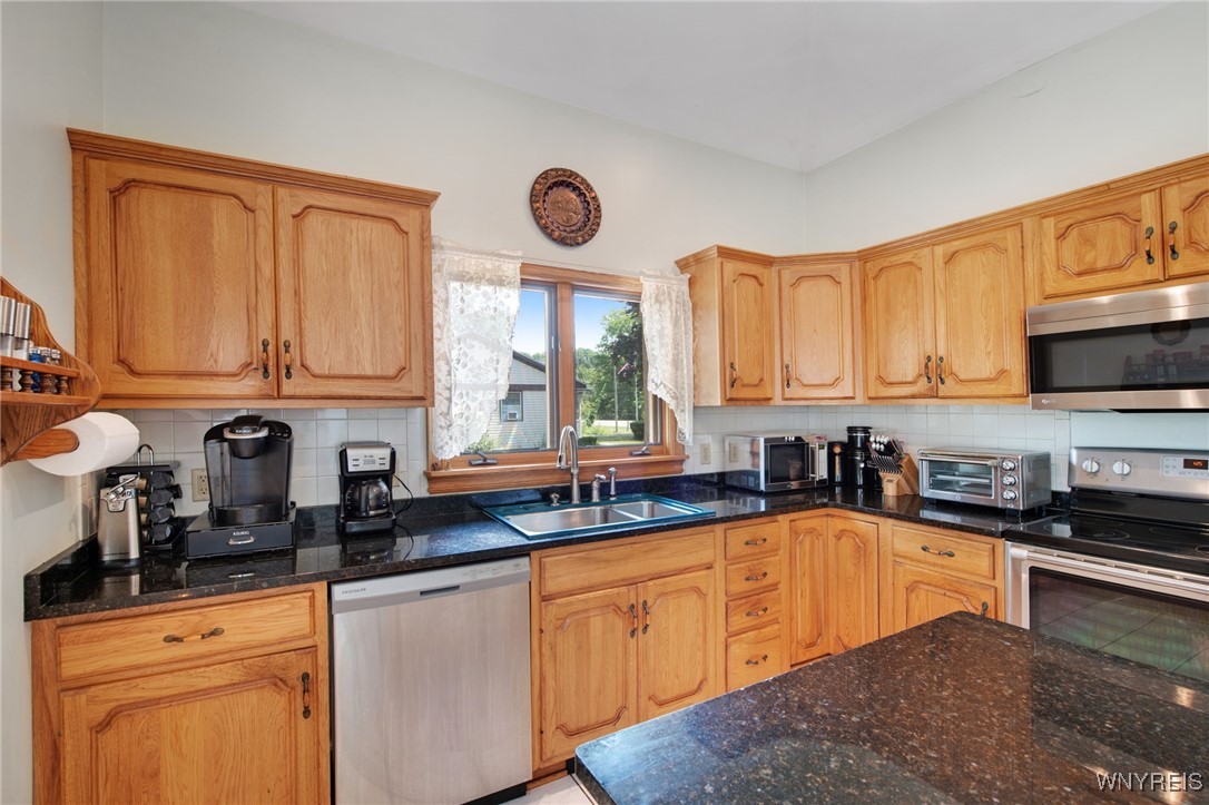 5275 Tonawanda Creek Road Pendleton, NY 14120 - Photo 17 of 27