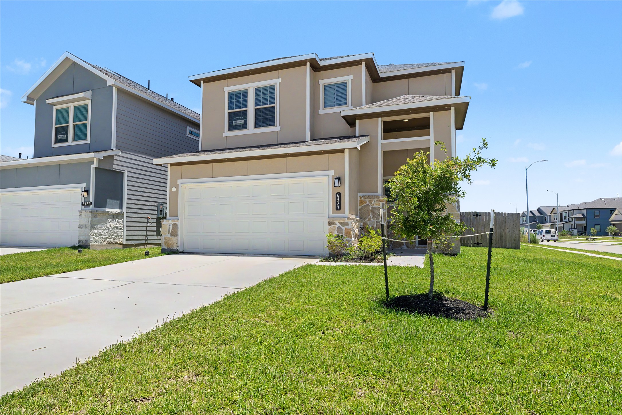 6427 Bolinas Court Rosharon, TX 77583 - Photo 3 of 49 a house view with a garden space
