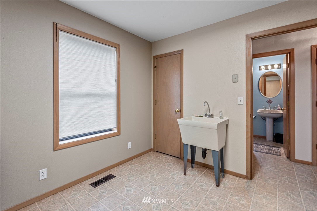 835 Taylor Road Kalama, WA 98625 - Photo 29 of 40 Gallery Image 29