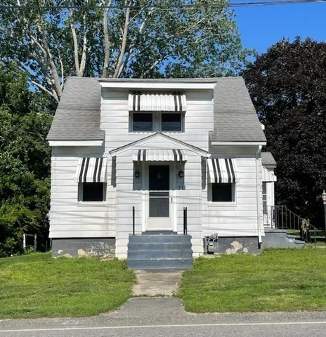 $425,000 | 912 Pleasant Street, Somerset, MA 02726