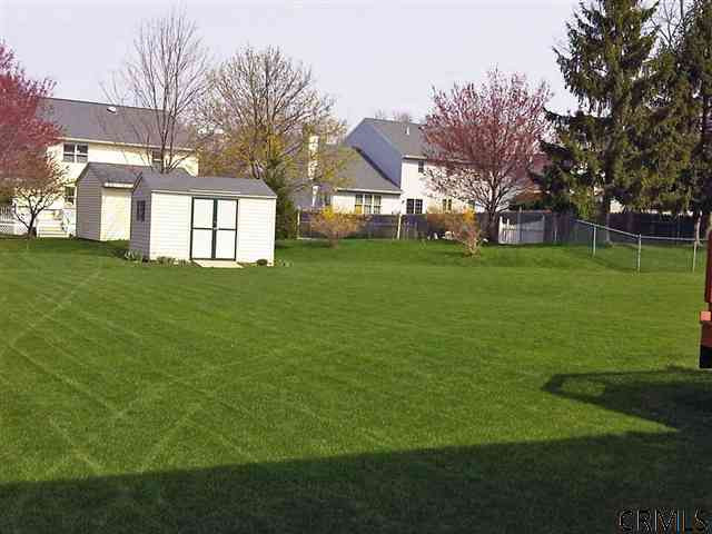 27 Squire Road Colonie, NY 12304 - Photo 3 of 14 Photo 3