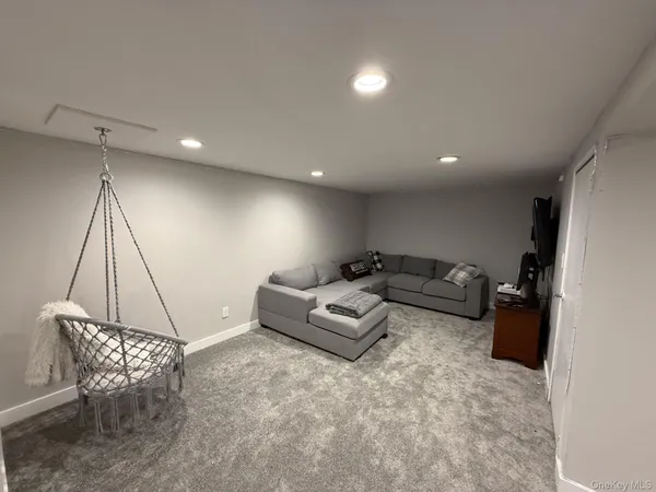 $998,888 | 3 Pimlico Court, Commack, NY 11725