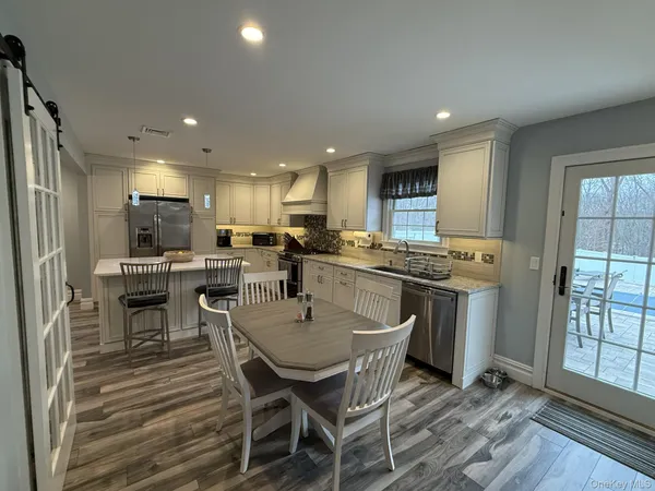 $998,888 | 3 Pimlico Court, Commack, NY 11725