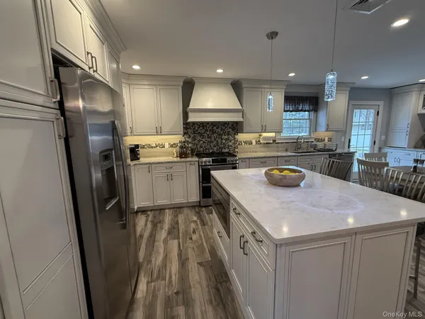 $998,888 | 3 Pimlico Court, Commack, NY 11725