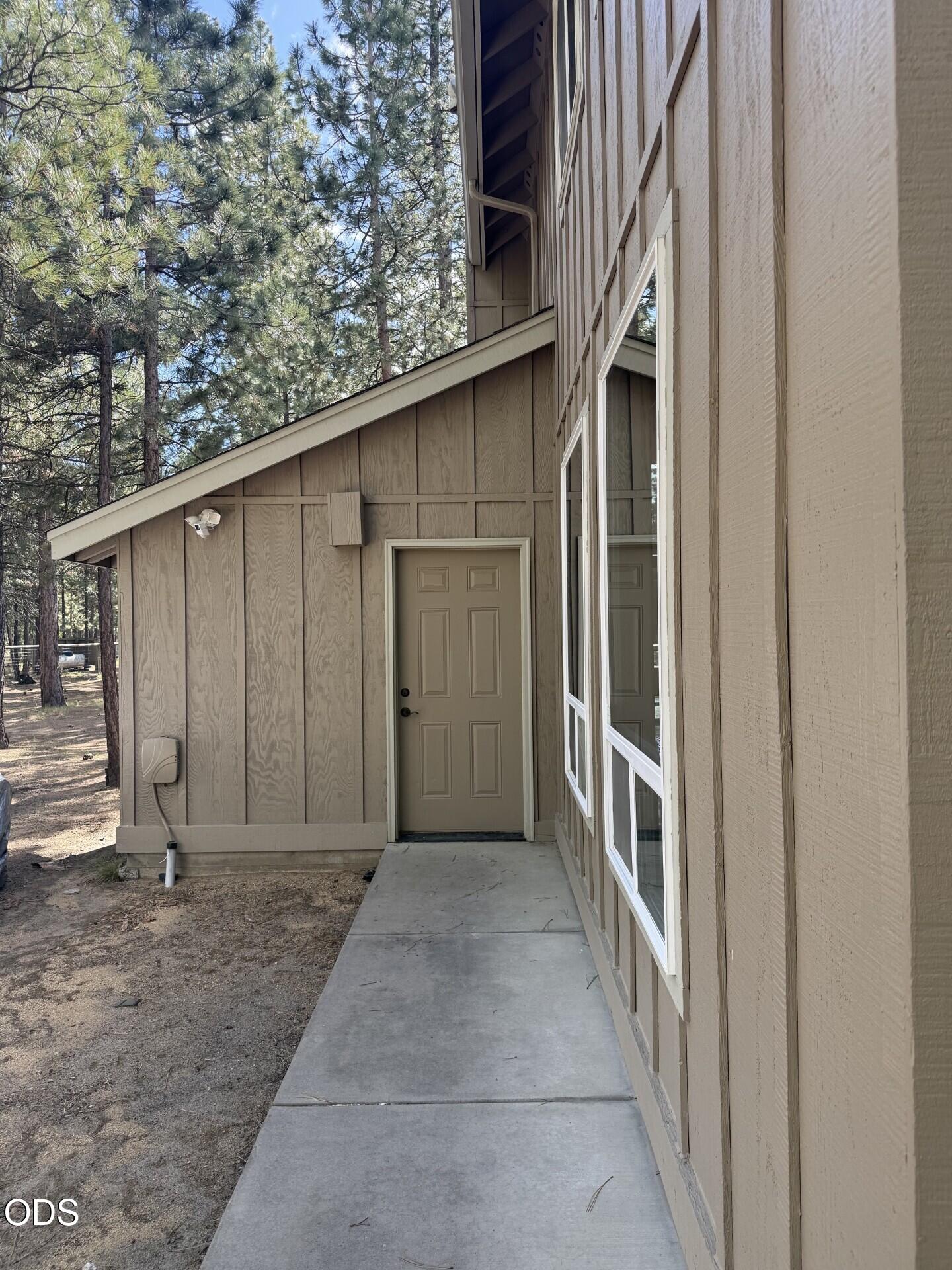 52174 Foxtail Road La Pine, OR 97739 - Photo 49 of 51 a view of front door