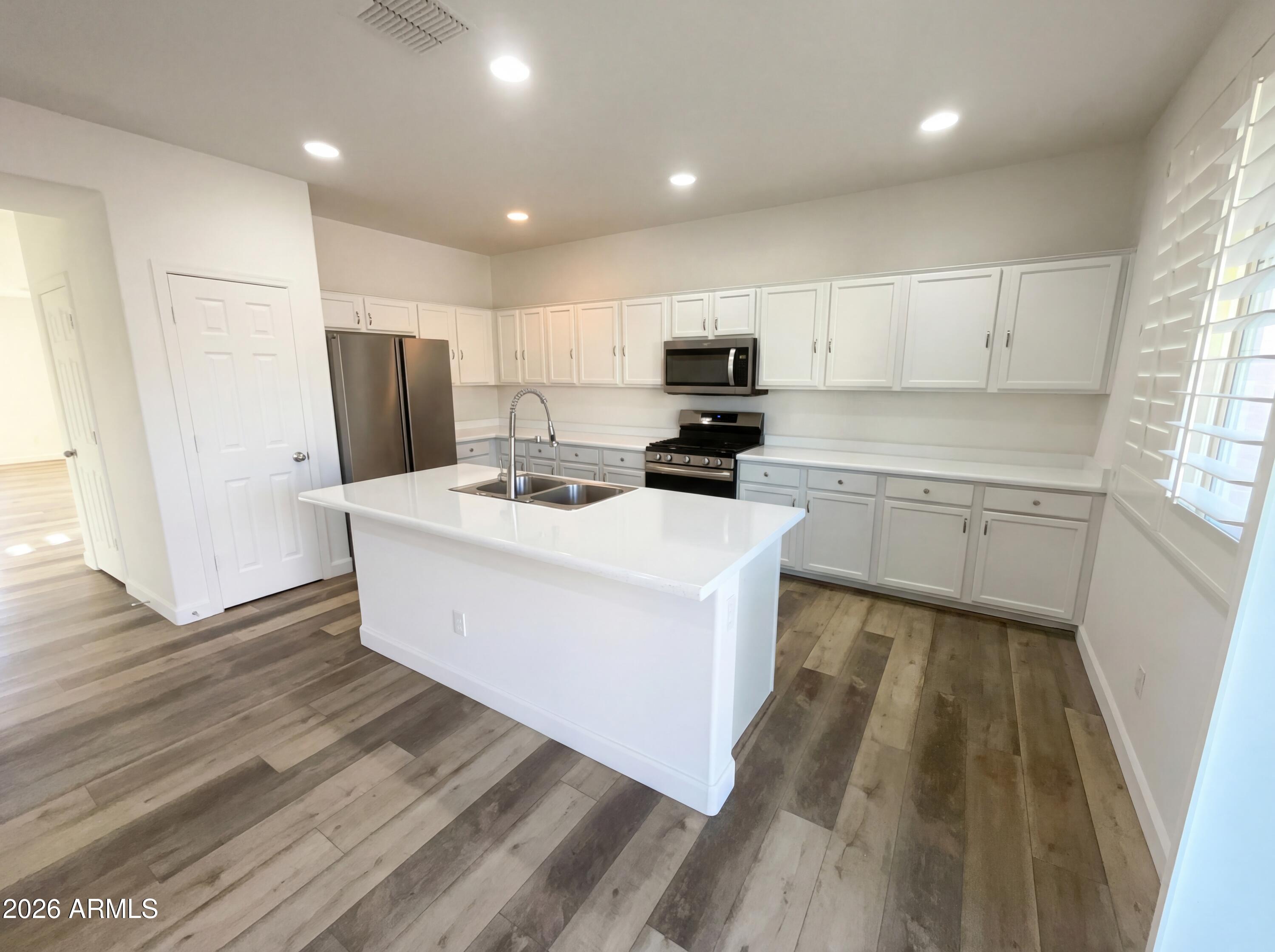 3940 East Blue Spruce Lane Gilbert, AZ 85298 - Photo 2 of 38 listing_1