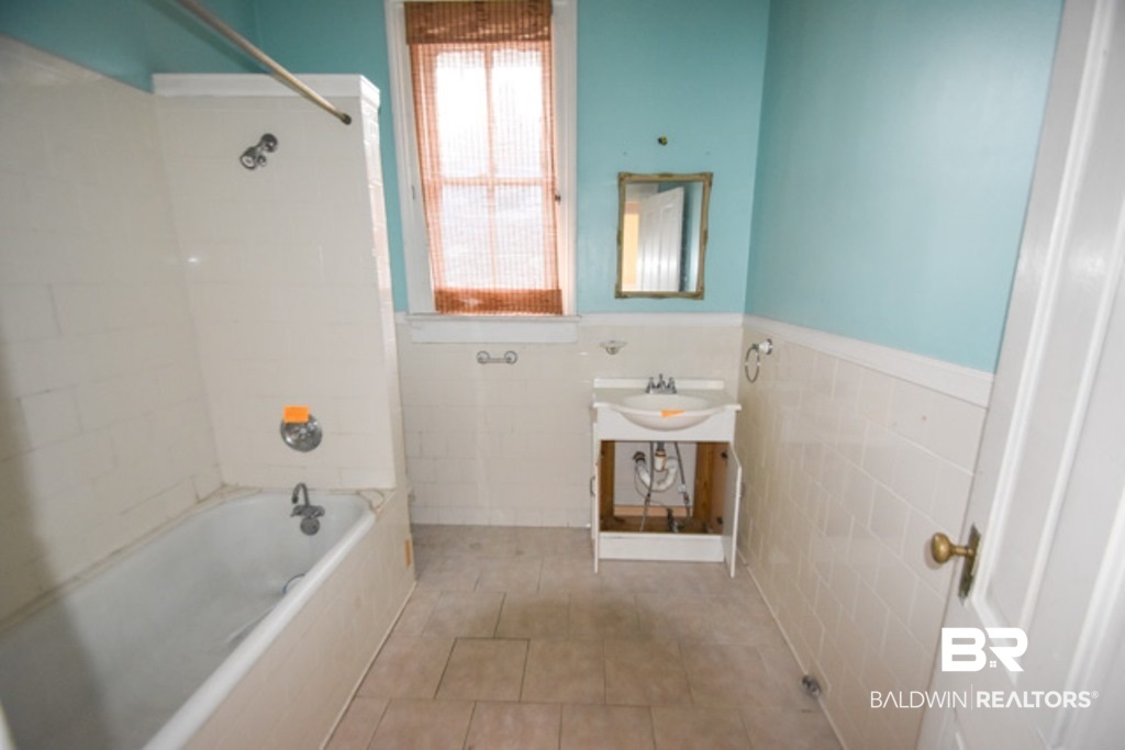 1755 Dauphin Street Mobile, AL 36604 - Photo 8 of 15
