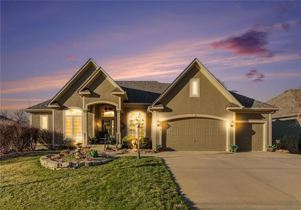 $585,000 | 23518 West 72nd Terrace, Shawnee, KS 66227