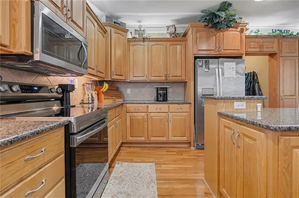 $585,000 | 23518 West 72nd Terrace, Shawnee, KS 66227