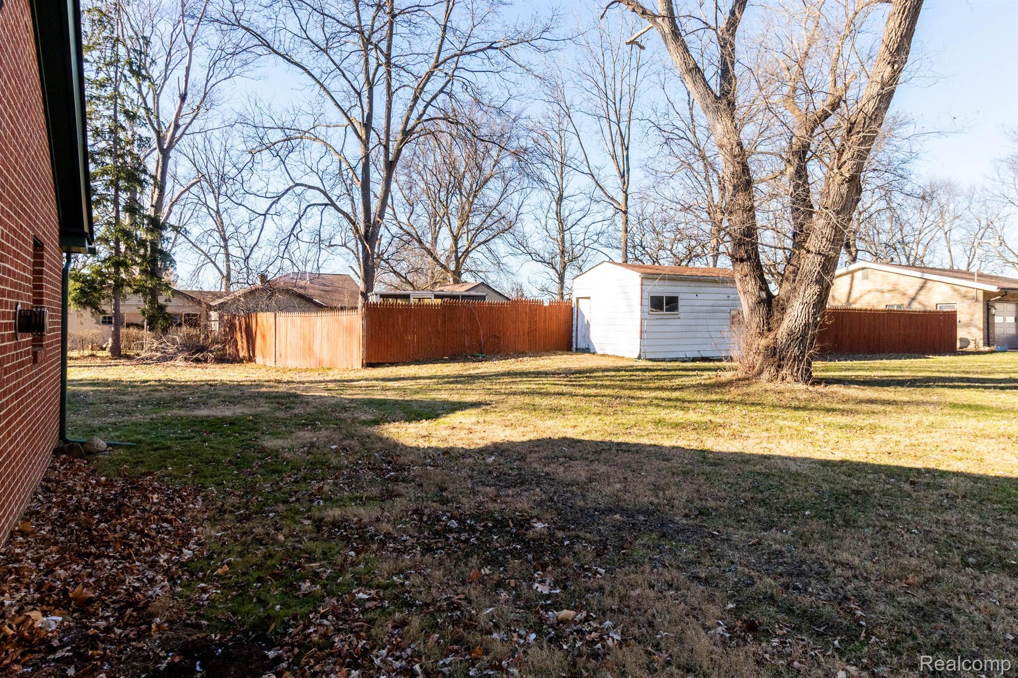 4251 Lapeer Road Burton, MI 48509 - Photo 45 of 48