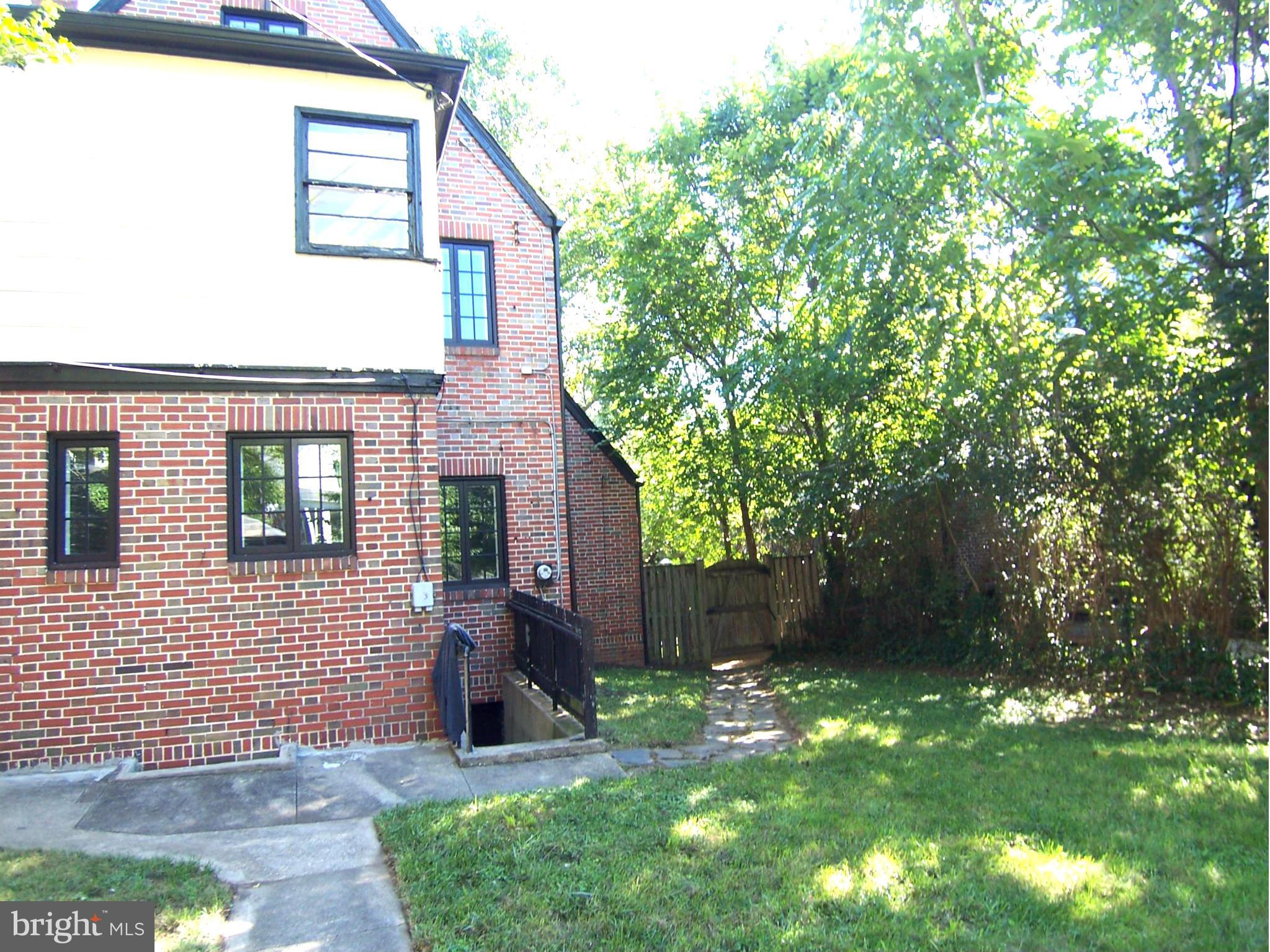 4416 Wickford Road Baltimore, MD 21210 - Photo 19 of 27 Exterior (Rear)