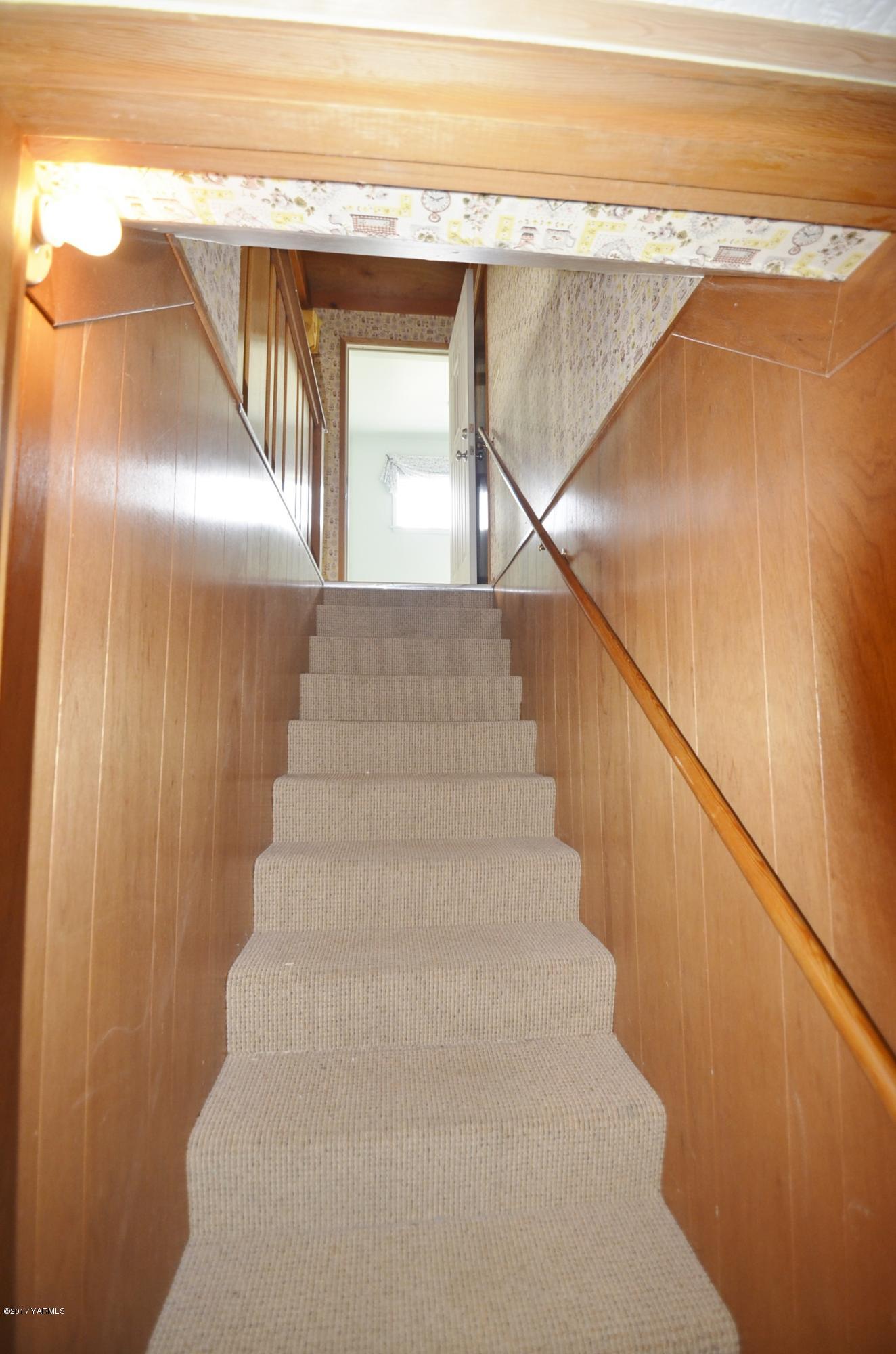 12602 Gilbert Road Yakima, WA 98903 - Photo 20 of 24 a view of entryway