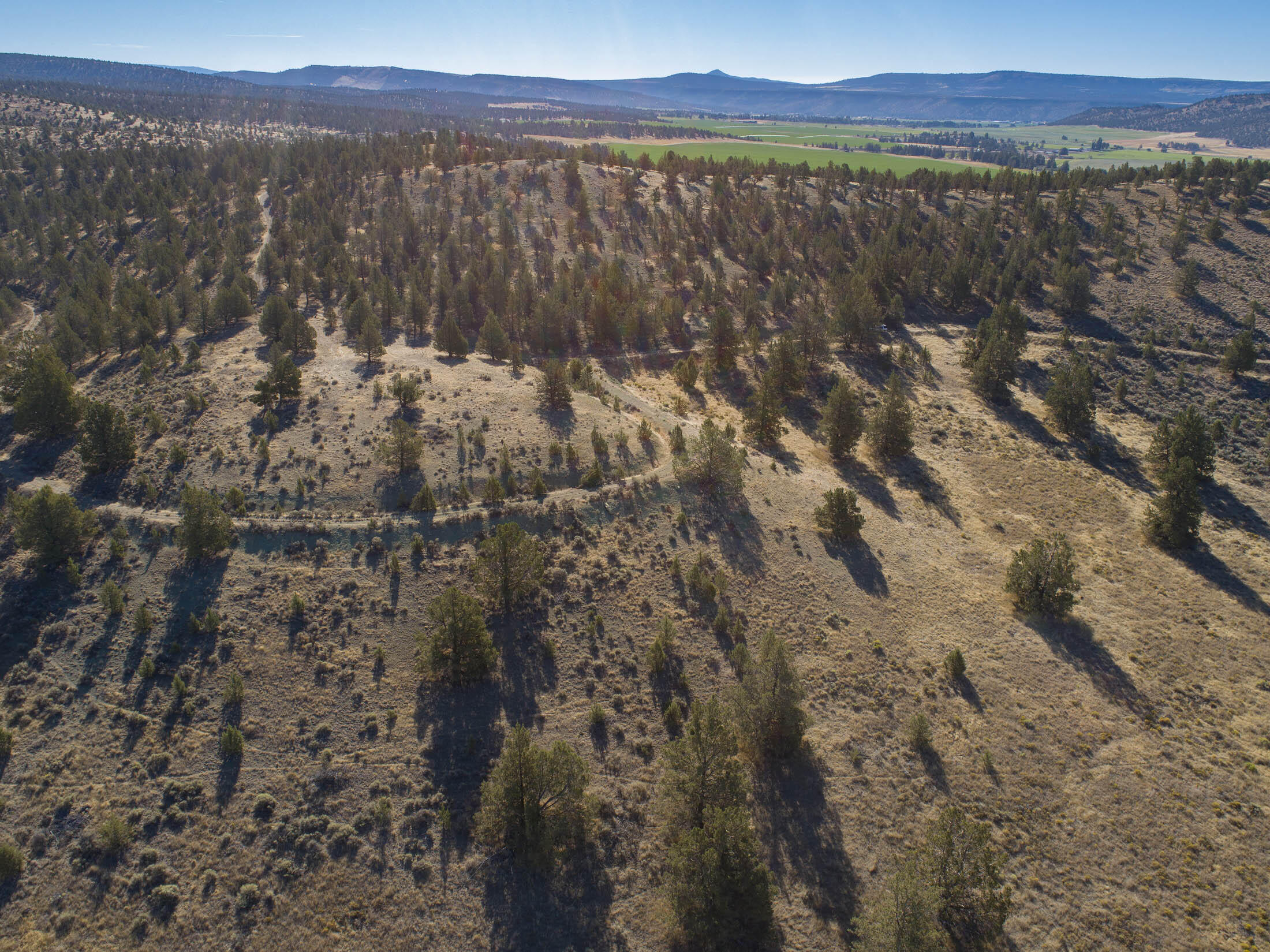 304 McKay Road Prineville, OR 97754 - Photo 9 of 15 a view of lake and mountain