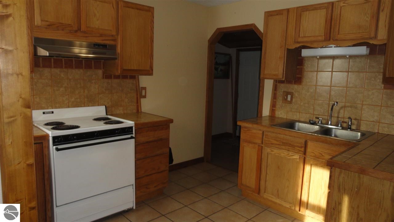 9410 Valley Road Rapid City, MI 49676 - Photo 7 of 19 1793552-6.JPG
