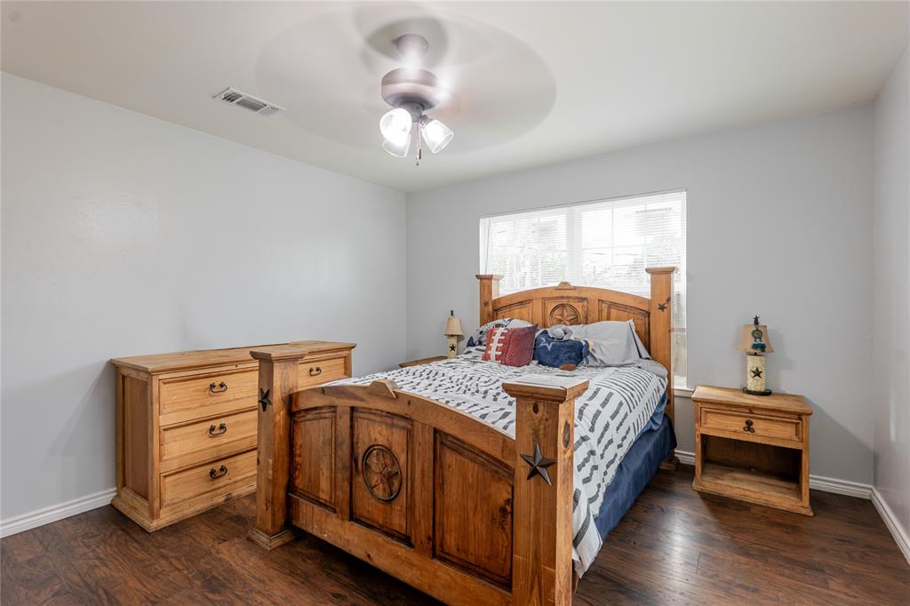 208 Yucca Drive Weatherford, TX 76087 - Photo 15 of 37