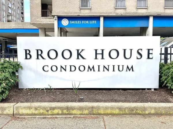 $775,000 | 33 Pond Avenue, Unit 524, Brookline, MA 02445