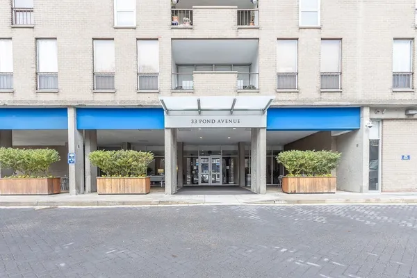 $775,000 | 33 Pond Avenue, Unit 524, Brookline, MA 02445