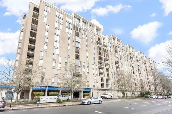 $775,000 | 33 Pond Avenue, Unit 524, Brookline, MA 02445