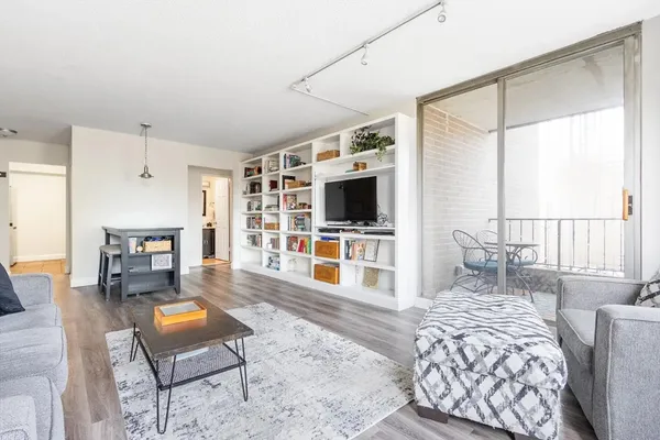 $775,000 | 33 Pond Avenue, Unit 524, Brookline, MA 02445